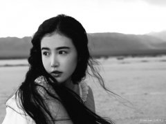 【张辛苑黑白色写真图片】张辛苑复古性感写真