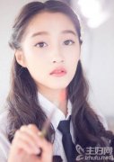 【关晓彤图片写真生活照】关晓彤比基尼正面图片