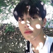 蓝天拥抱白绵云 qq男生头像