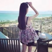 我们手拉手说着以后 qq女生头像