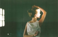 背影图片伤感女生欧美精选 别管今天如何起码你还有明天
