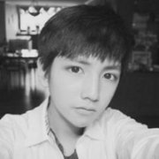 书生气文艺小青年QQ头像:每个人都有故事