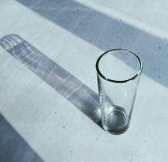 伤口不深不知疼 清新唯美图片