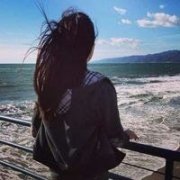 一旦你对某人有了感觉女生头像 那些感觉会永留心底