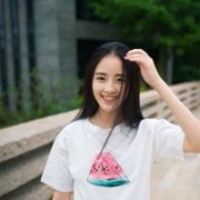 爱情终究是一程美丽寂寞的旅途唯美头像