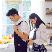 穿情侣装的暖心秋冬情侣头像