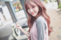 沉醉微笑的女生气质大图 我讨厌付出感情最后一事无成的样子