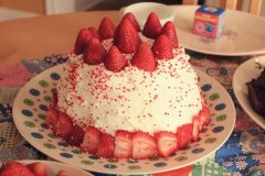 漂亮的生日蛋糕图片 唯美清新生日蛋糕图片