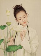 李嘉雯气质温婉吸睛十足清新演绎复古风