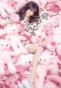 准辣妈Baby登杂志封面尽显俏皮可爱