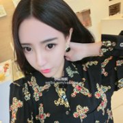 心情美丽的女生头像 看那漫天飘零的花朵