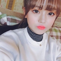 一个人面对所有 微信女生头像