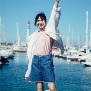 唯美qq欧美女生皮肤大图:爱到最美是陪伴