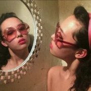 想你的夜女生黑色头像 相逢主人留一笑