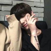 男生不露脸简约头像 qq头像玫瑰花和男生