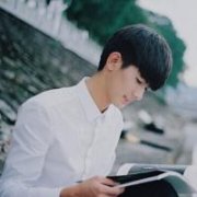 话少会被人说高冷 帅气白衬衫男生头像露脸