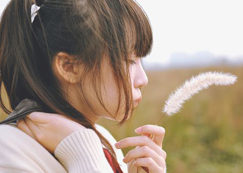 优雅气质的女生个性姐妹网名大全 我并不坚强〃你比谁都懂