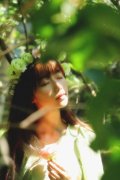 温暖清新的森系女生皮肤:我们应该把生命浪费得更有意义些