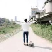 非主流头像男生 我要把你的名字写在烟上然后抽在心里