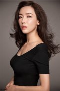 身后有玄机 叶一云优雅知性风诠释东方美