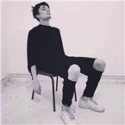 我的天空和你一个颜色 灰色冷艳帅气男生头像