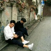 拿着酒瓶的男生头像 农村头像男生