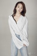 杨蓉时尚写真 引领冬日清新慵懒STYLE
