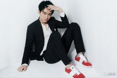 陈晓西装Look简洁清爽 双眼电力十足帅气逼人