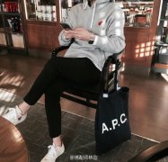 简单干净的男生穿搭