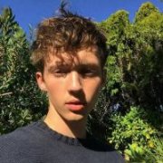 欧美帅哥头像 我待你和别人不同你却始终不懂