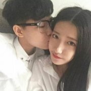 奇葩情侣头像 你问我多喜欢你我说不出来