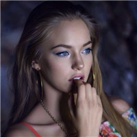 轻装上阵然后一路高歌 超有范儿时尚美女头像