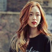 女人要选对口红 妆容精致的美女头像
