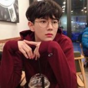 一辈子的陪伴男生头像 躺着的男生头像