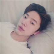 拥抱着昨夜的回忆入睡 帅气男生头像