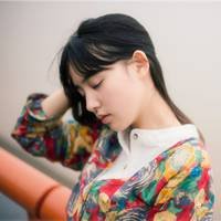 整蛊搞笑的qq女生头像爱情 带上耳机世界与我无关
