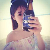 整蛊搞笑的qq女生头像爱情 带上耳机世界与我无关
