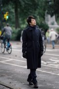 郎朗安静帅气街拍图片 绅士味道十足