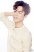 茅子俊秋冬毛衣写真大片 一举一动都性感“撩”人