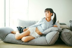 唯美午后少女与猫写真小清新 一直向后退退不出回忆