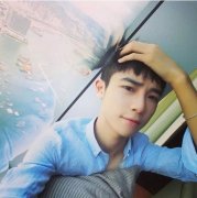 酷酷的男生QQ透明皮肤 踏实一点,不要着急